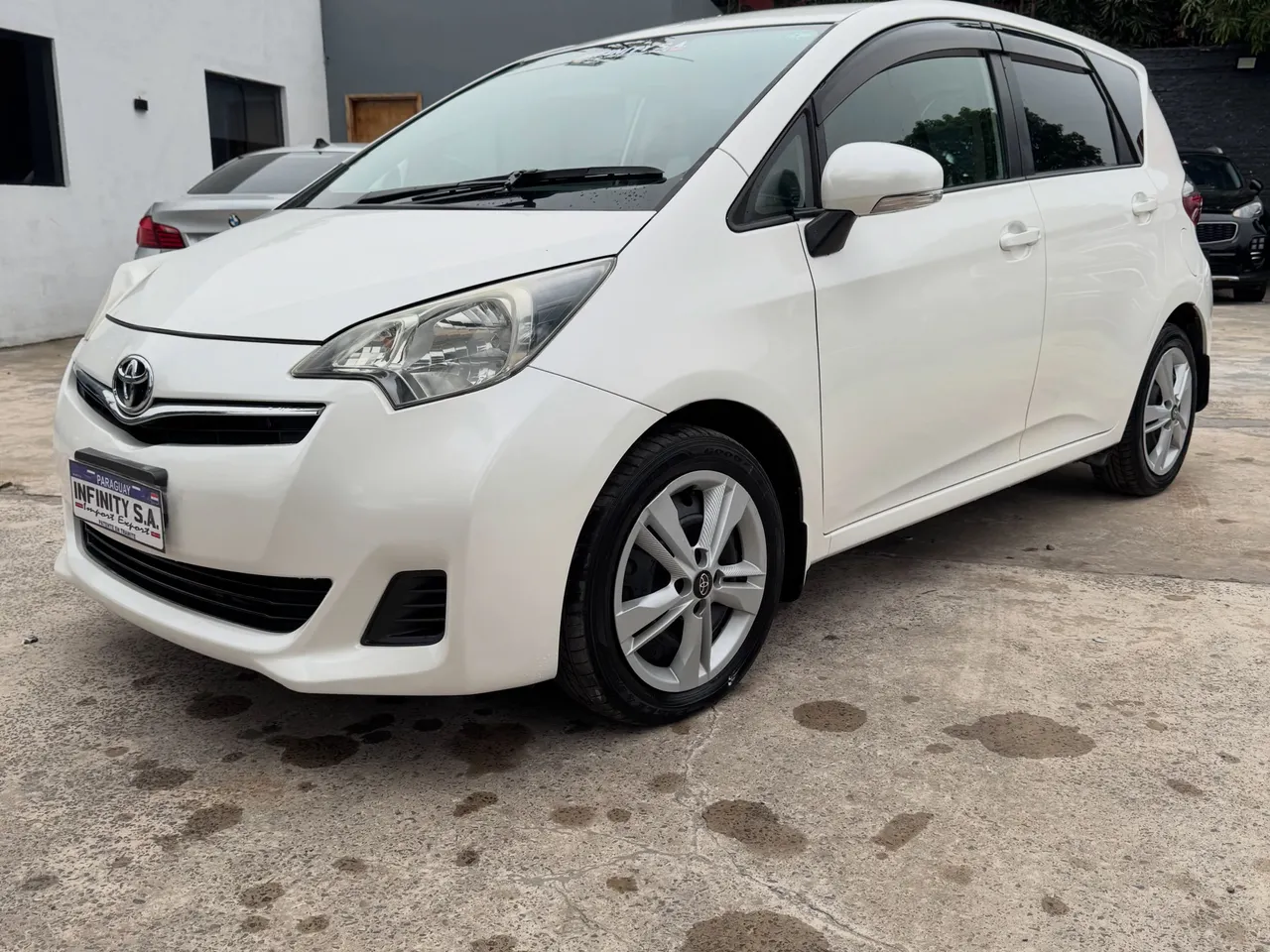 Toyota Ractis 2011