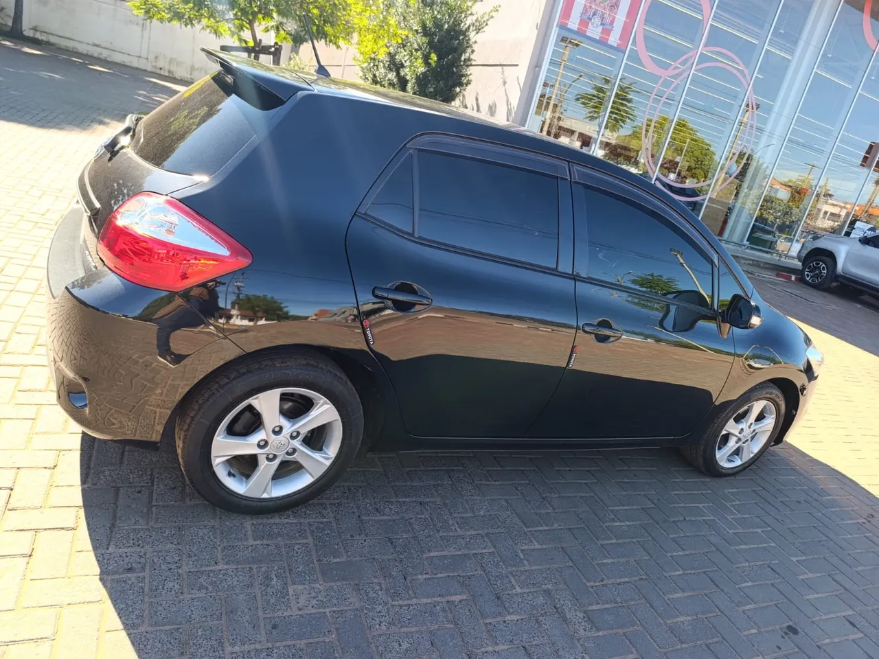 Toyota Auris 2010 1
