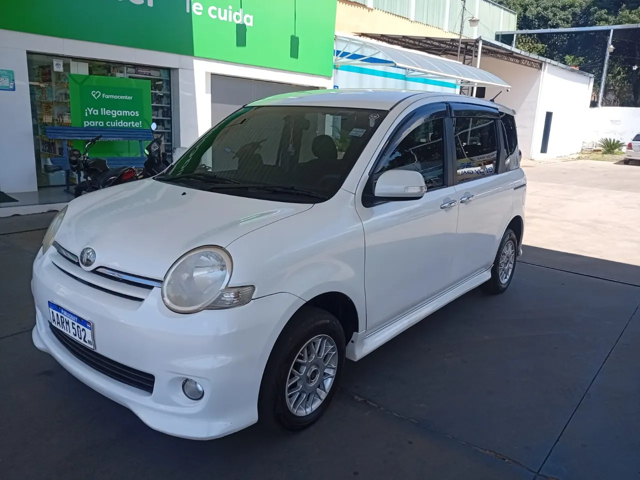 Toyota Sienta 2007