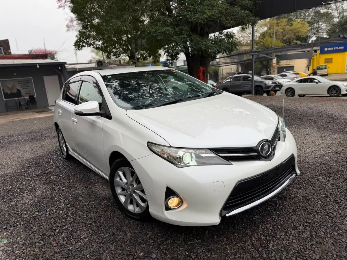 Toyota Auris 2015 ECO, full equipo