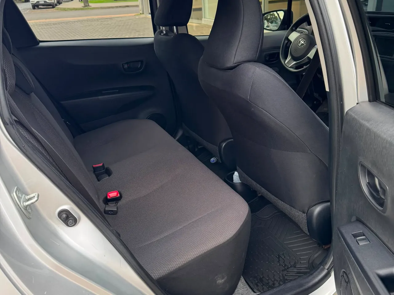 Toyota Vitz 2012