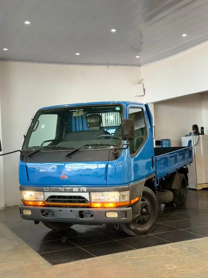 Mitsubishi Canter 1998 Tumba 4D33