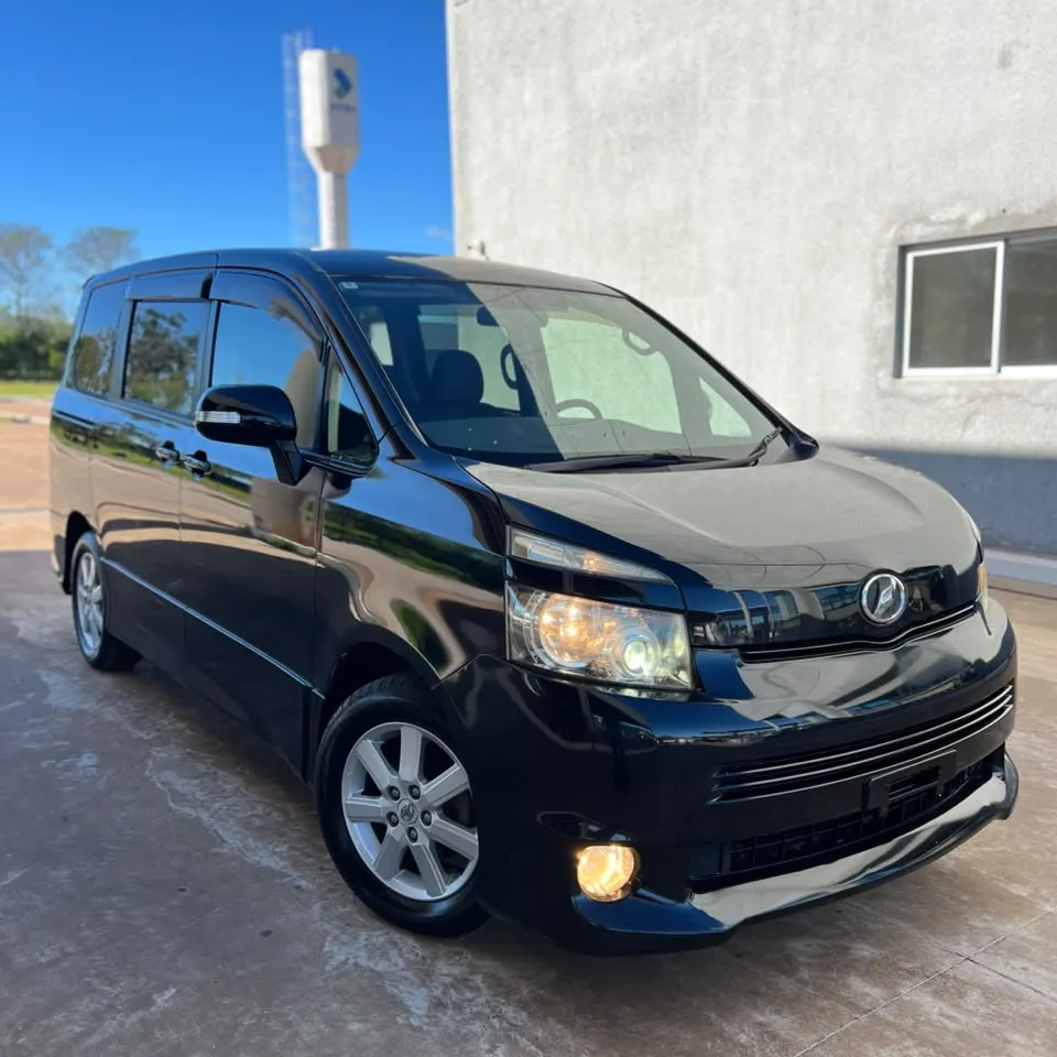Toyota Voxy 2008