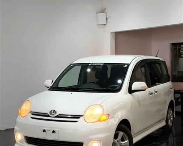 Toyota Sienta 2008