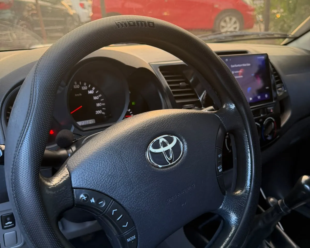 Toyota Hilux 2011