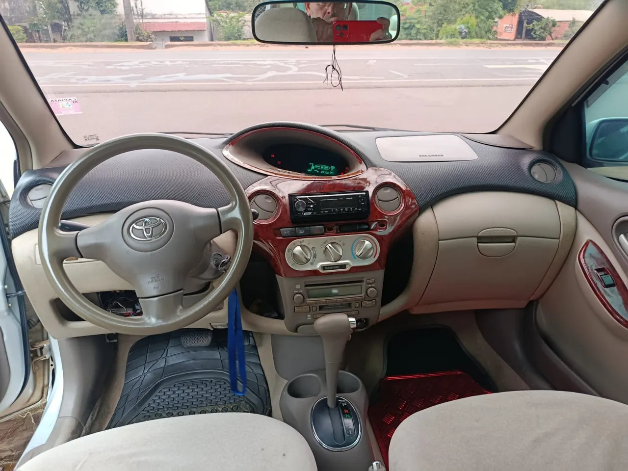 Toyota Platz 2002 1