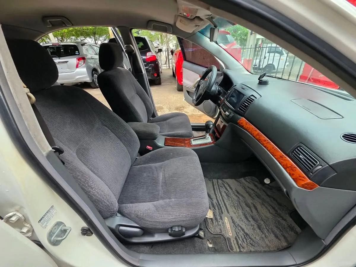 Toyota Premio 2003