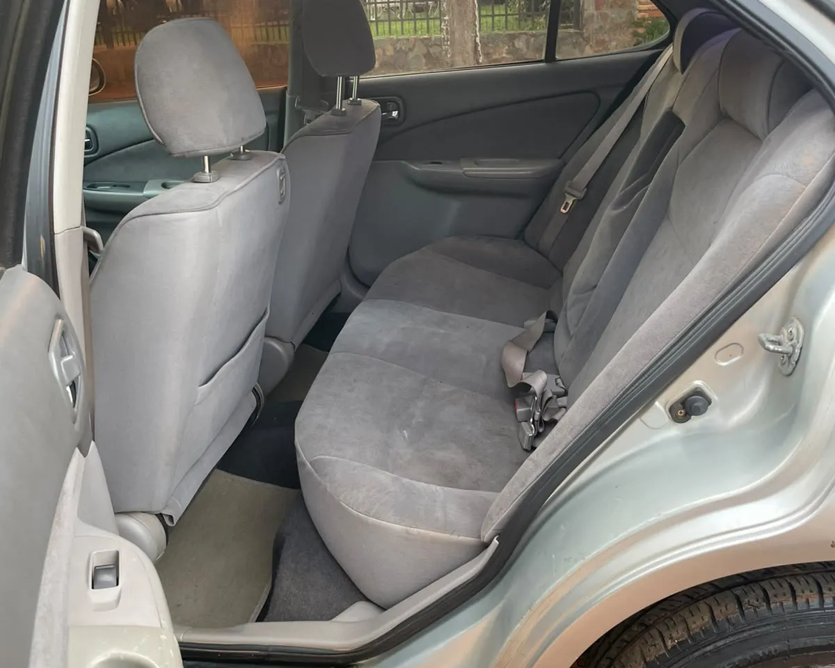 Nissan Sunny 2004