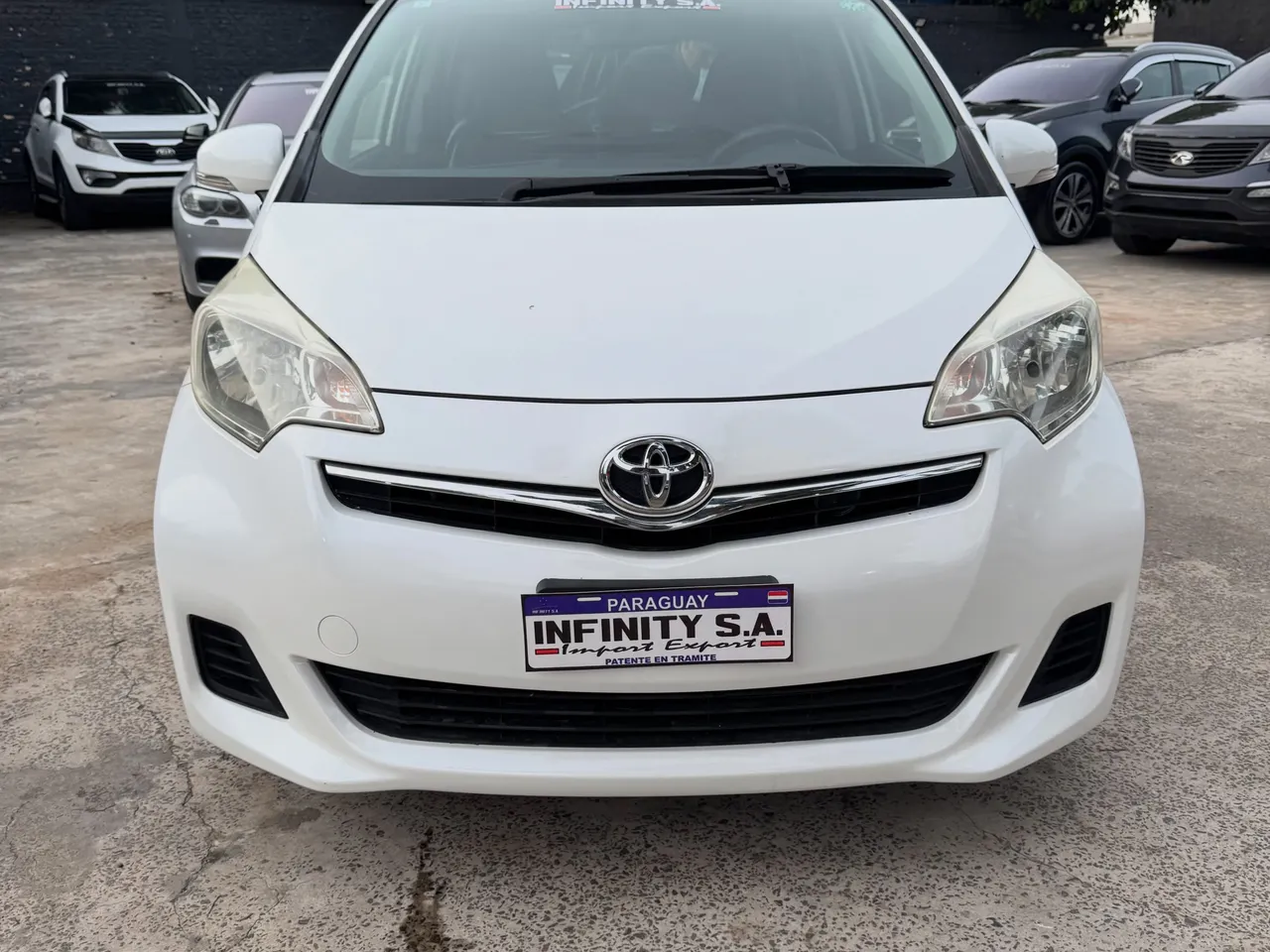 Toyota Ractis 2013