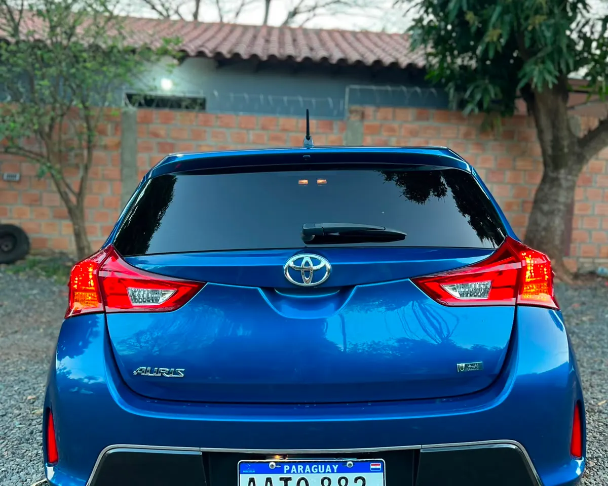 Toyota Auris 2015