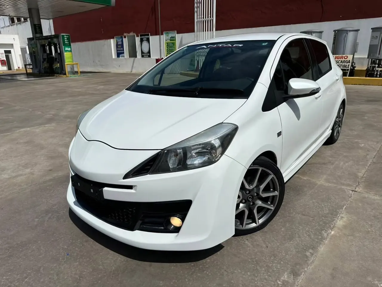 Toyota Vitz 2012