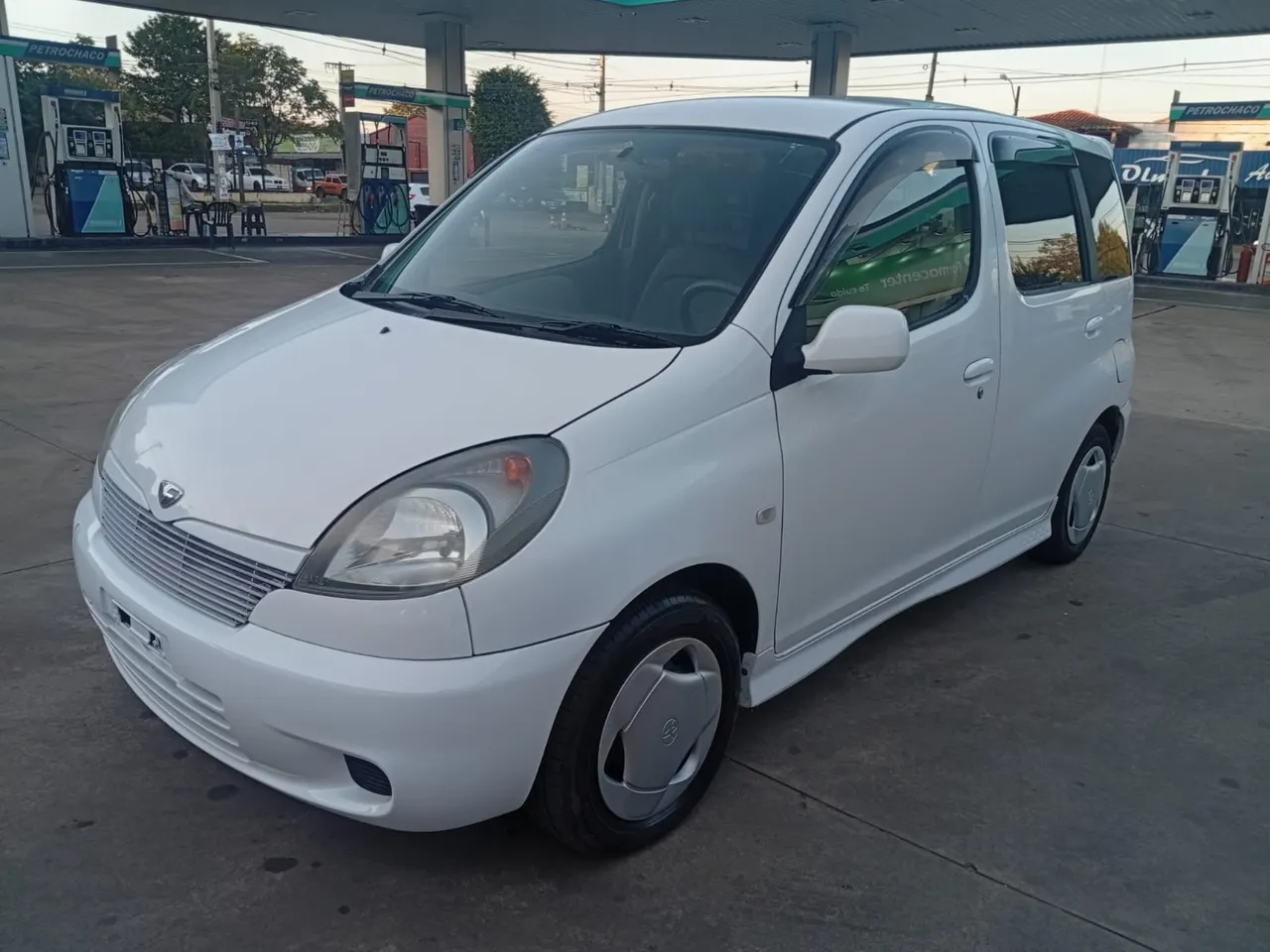 Toyota Funcargo 2001 G
