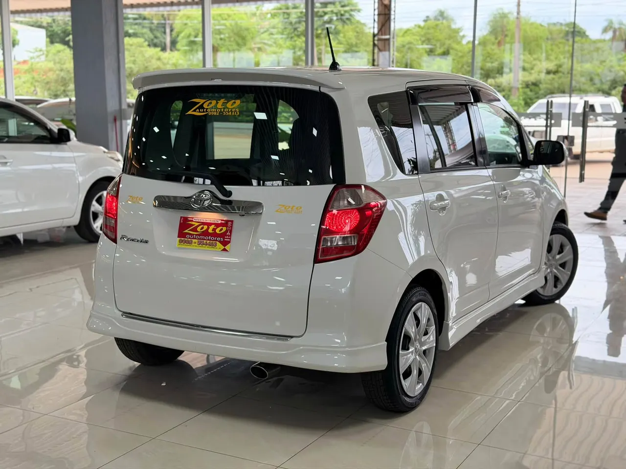 Toyota Ractis 2006