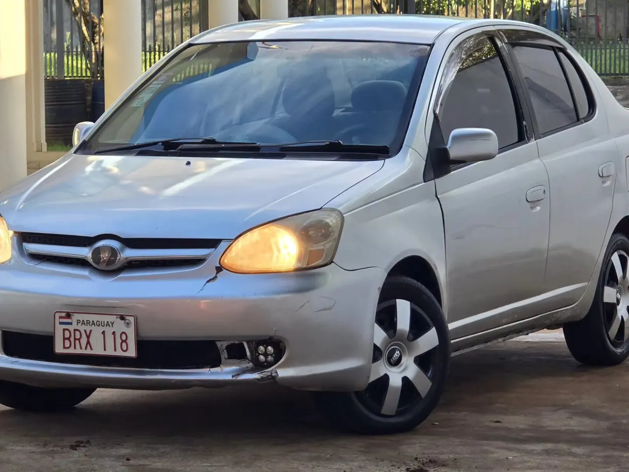 Toyota Platz 2003