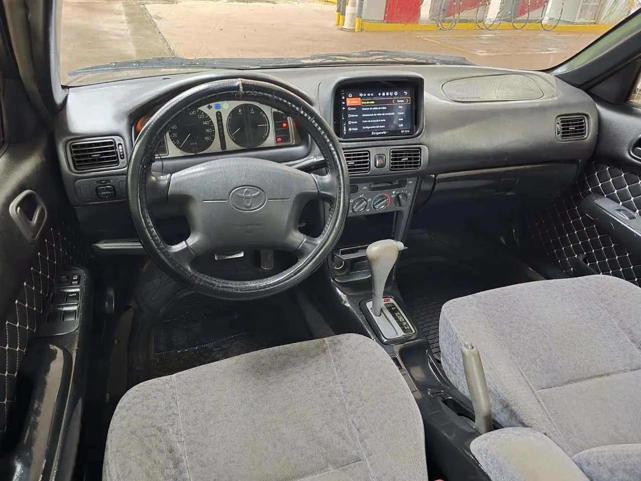 Toyota Corolla 2000