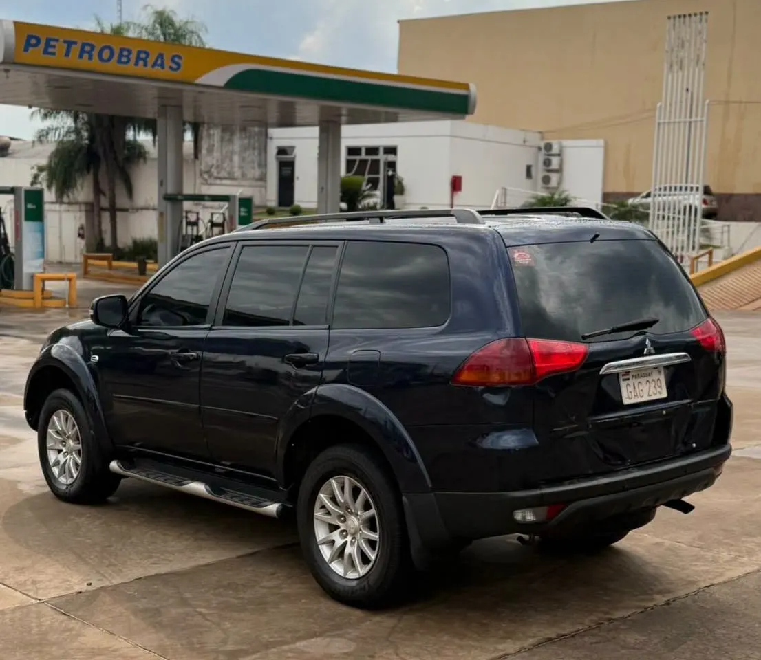 Mitsubishi Montero Sport 2012