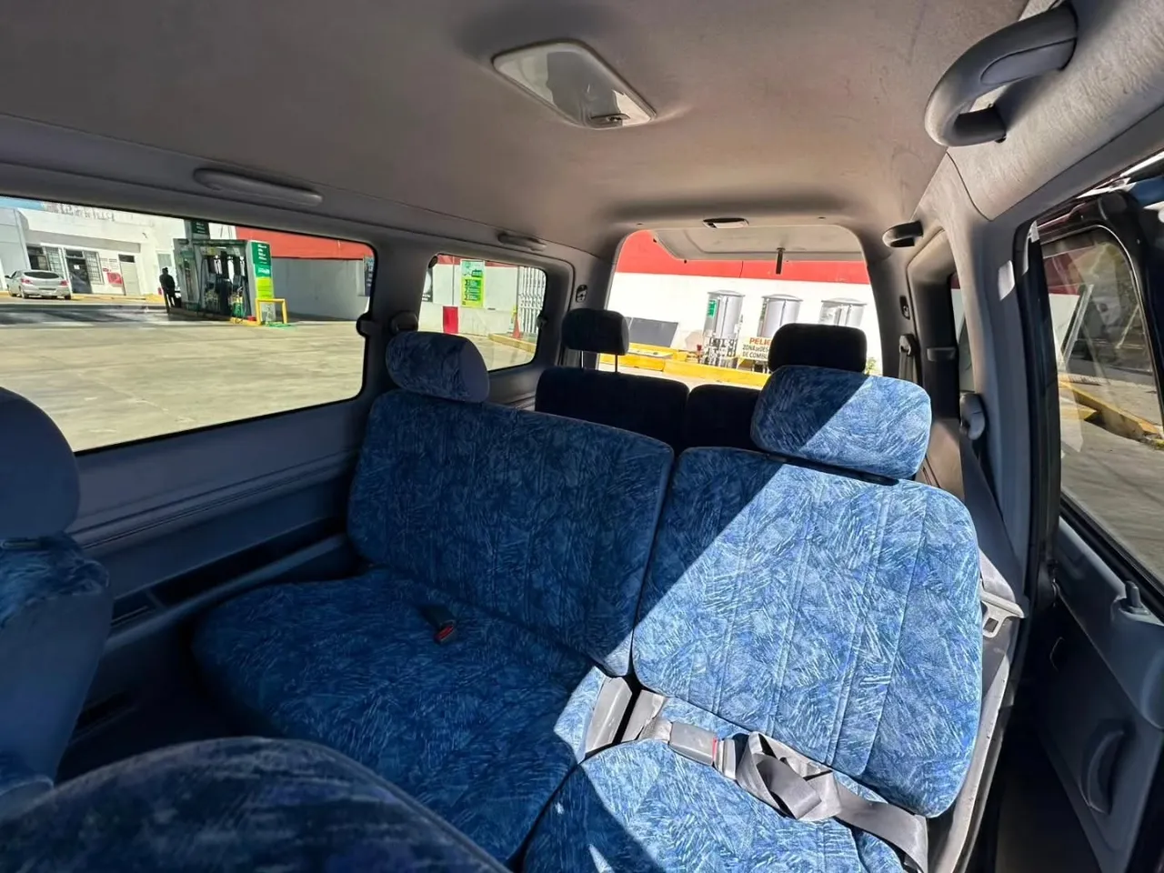 Toyota Noah 1998
