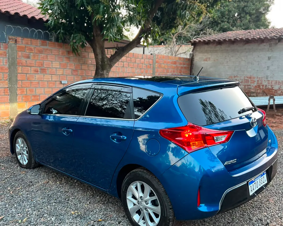 Toyota Auris 2015