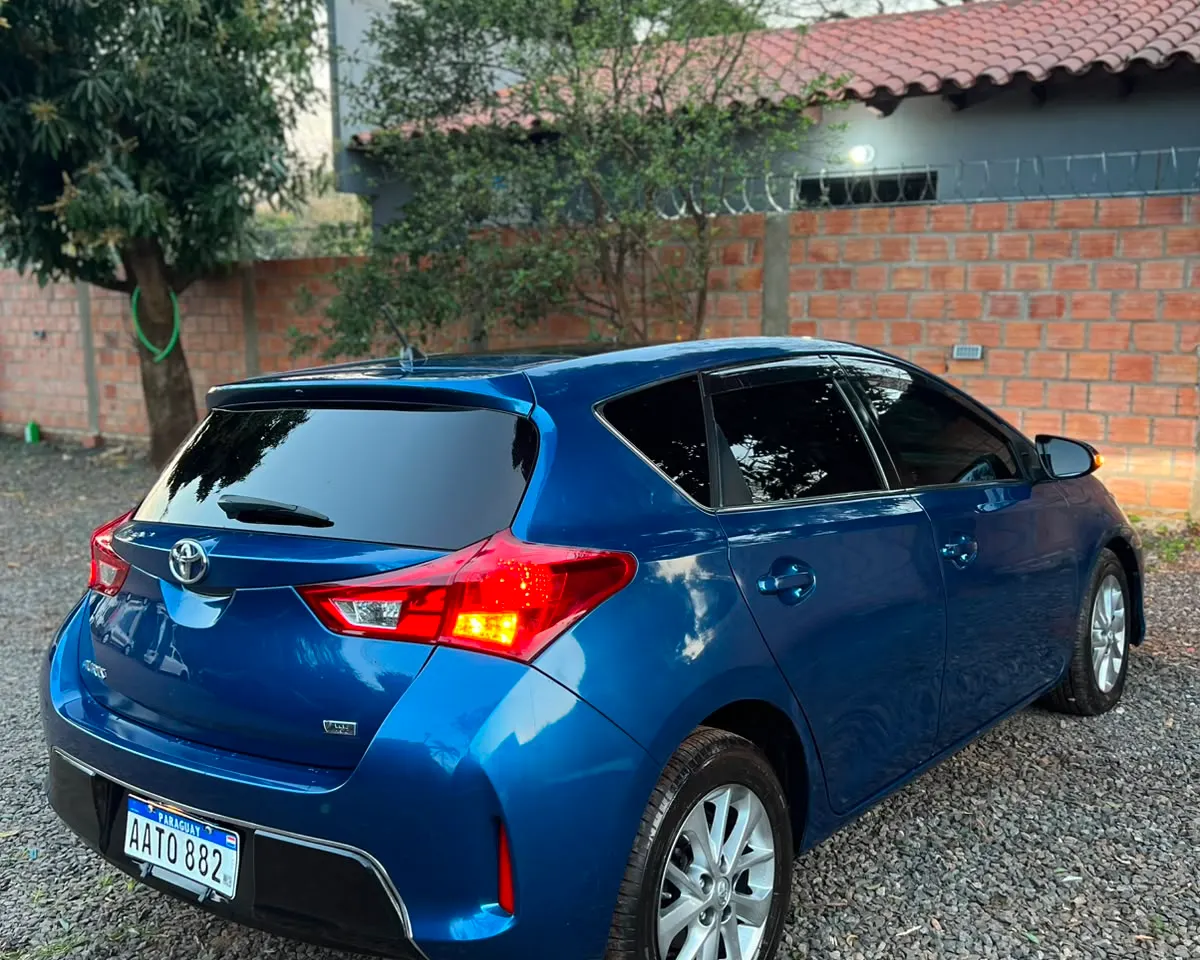 Toyota Auris 2015
