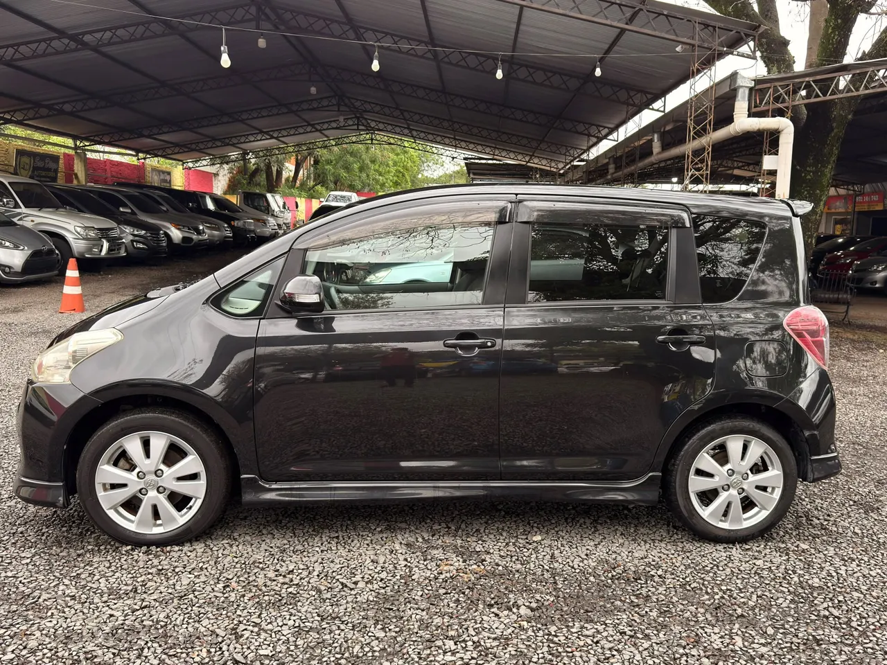 Toyota Ractis 2010