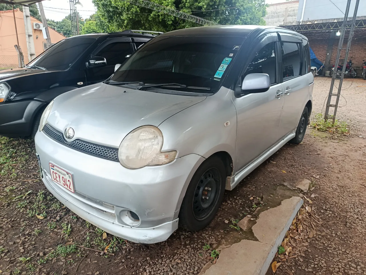 Toyota Sienta 2004 W