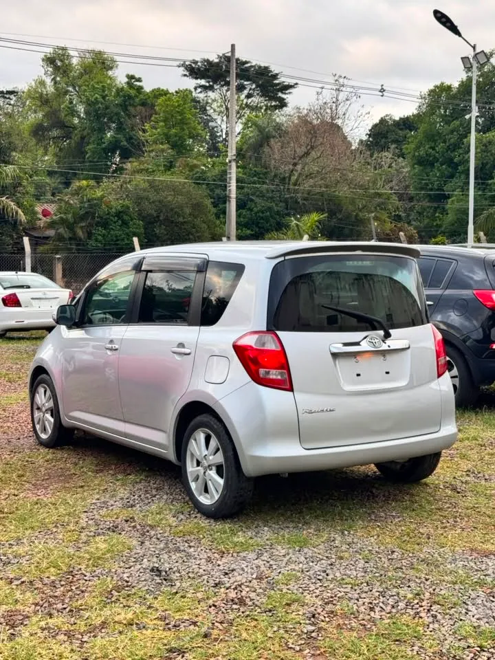 Toyota Ractis 2007