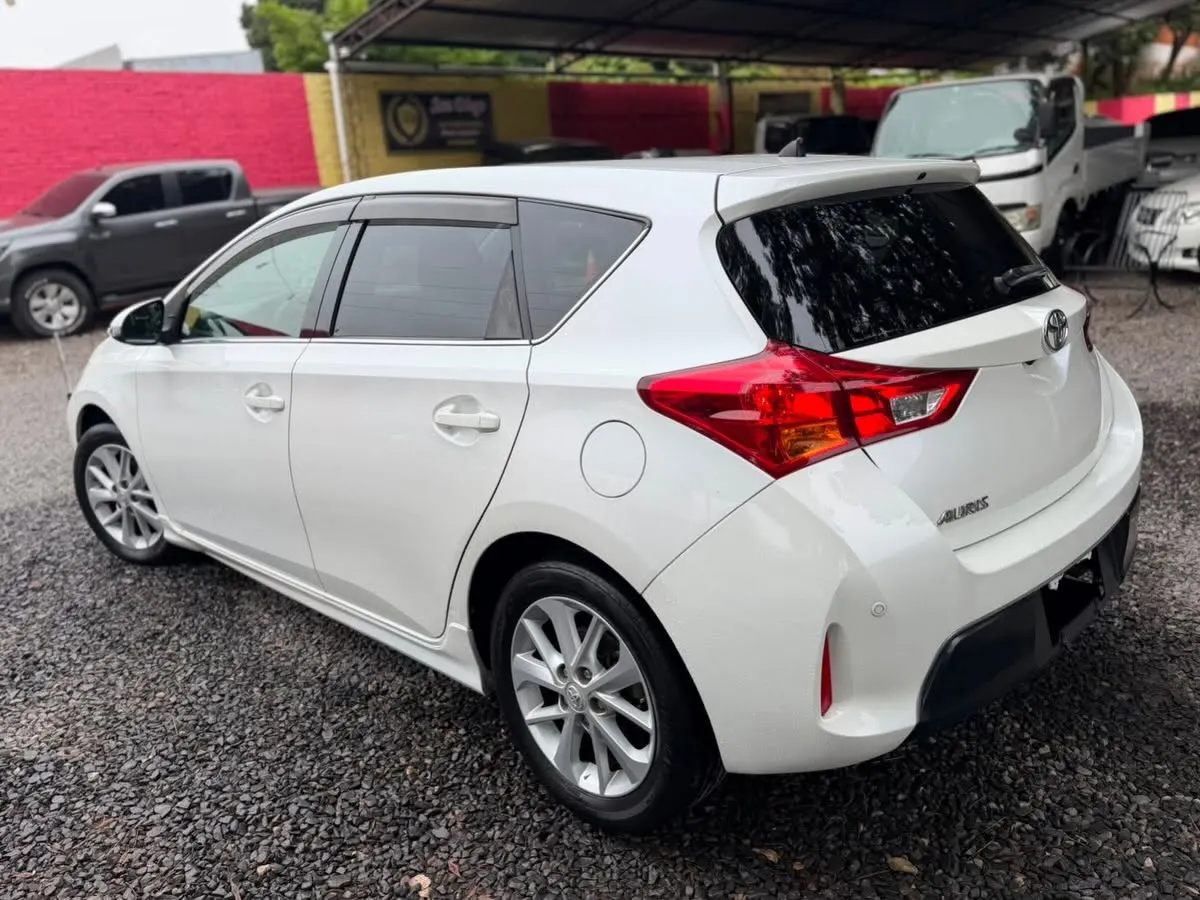 Toyota Auris 2015 ECO, full equipo