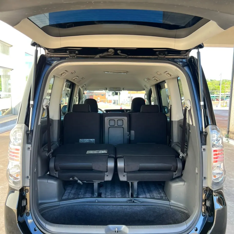 Toyota Voxy 2008