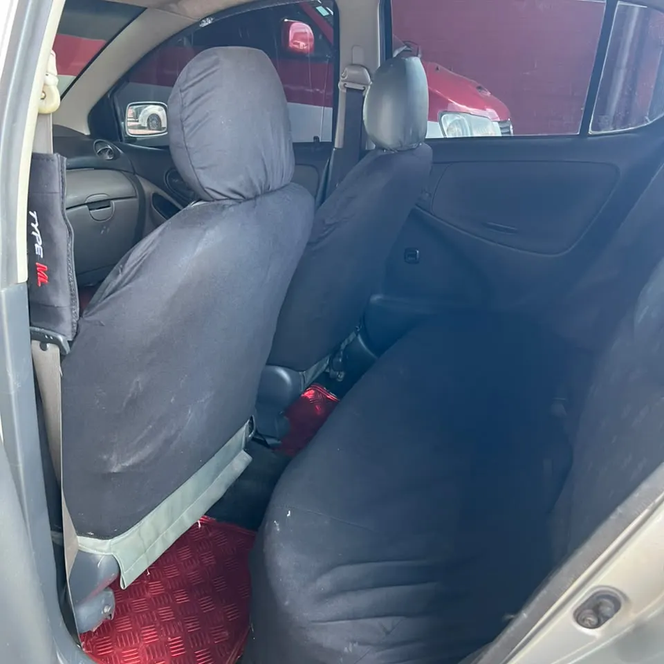 Toyota Vitz 2002