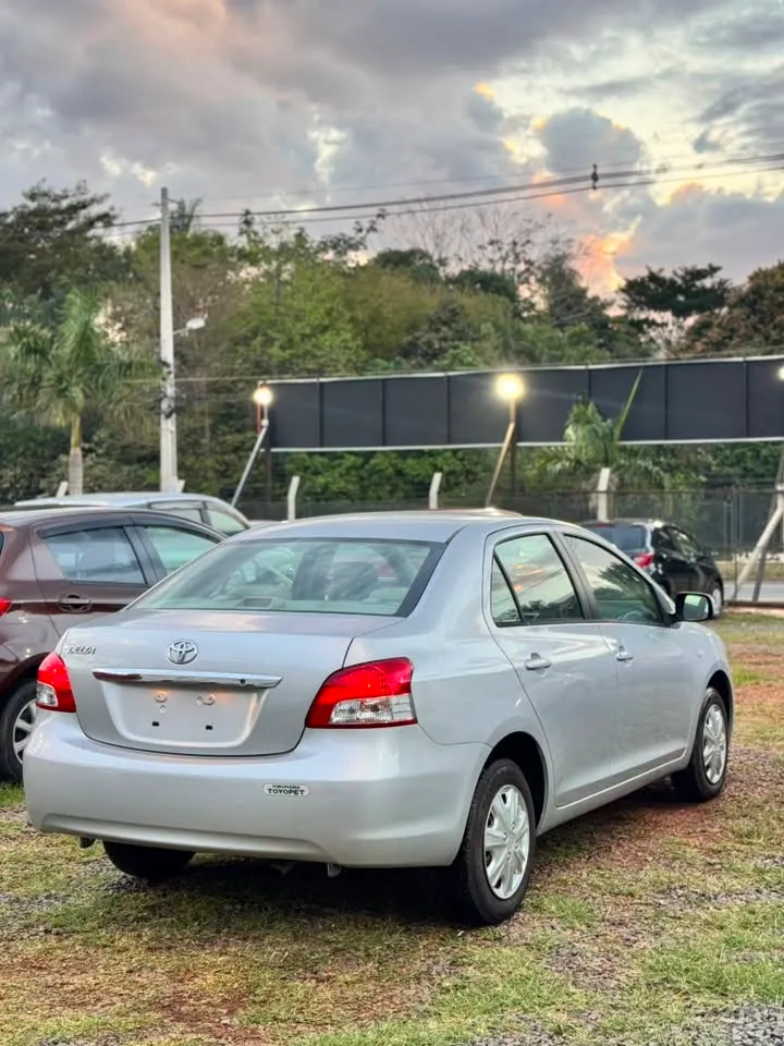 Toyota Belta 2005
