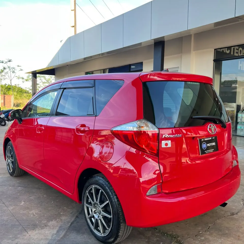 Toyota Ractis 2011