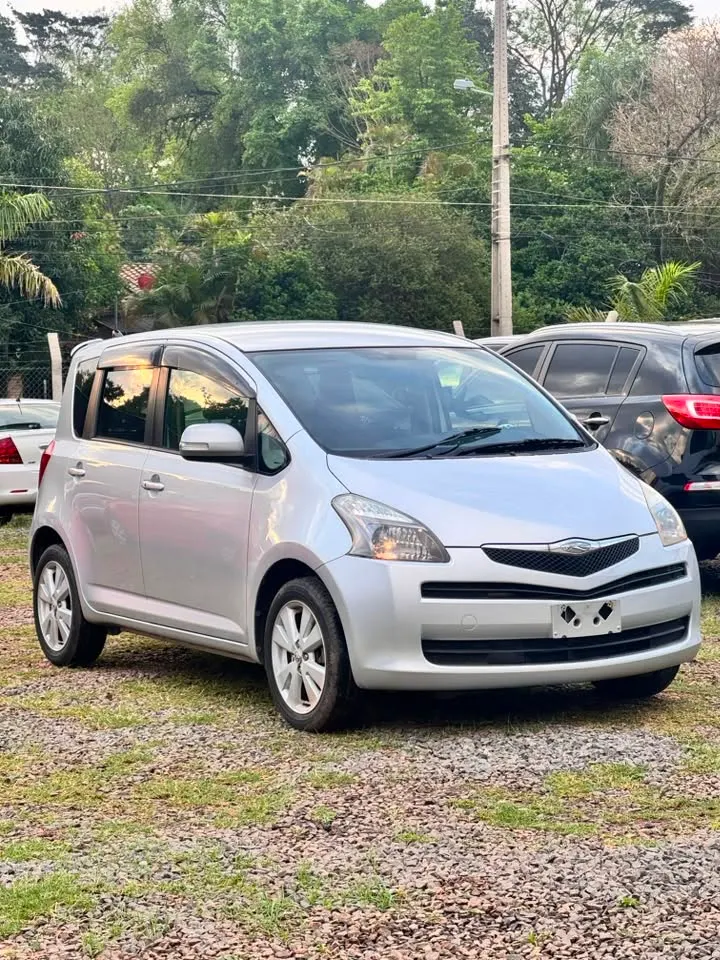 Toyota Ractis 2007