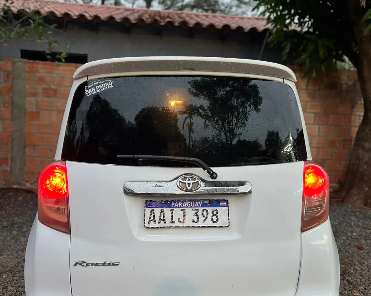 Toyota Ractis 2009
