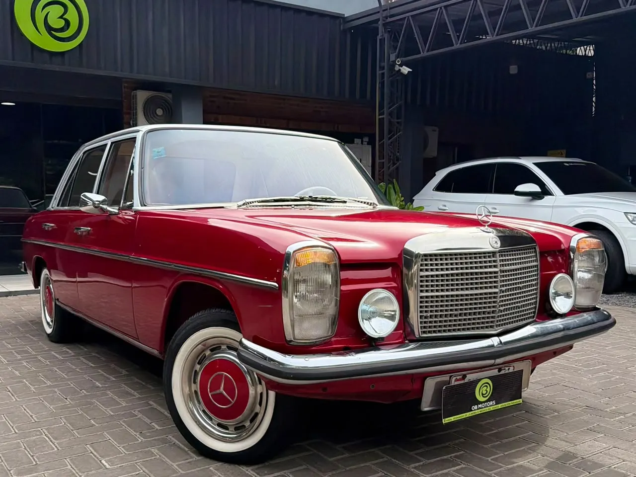 Mercedes-Benz Clase E 1974 240D /8 (W115), probable — confirmar versión exacta