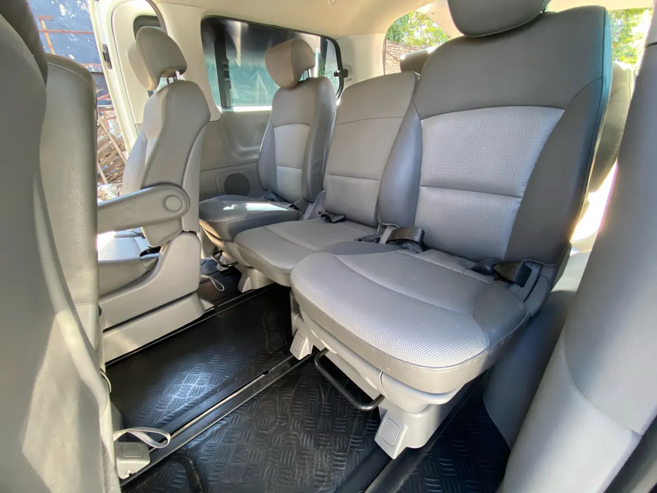 Hyundai Starex 2009 12 pasajeros | Full equipo