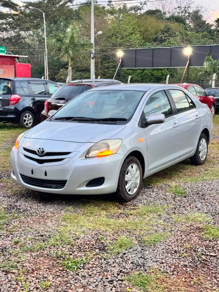 Toyota Belta 2005