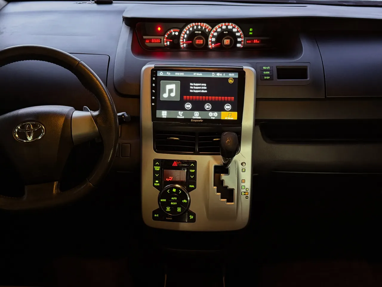 Toyota Voxy 2012 Valve Matic