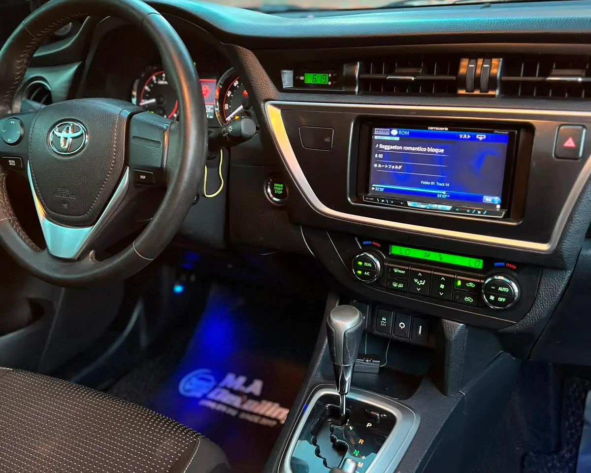Toyota Auris 2015