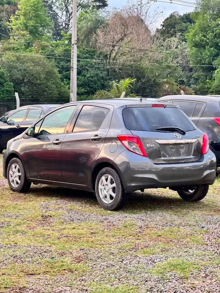 Toyota Vitz 2013