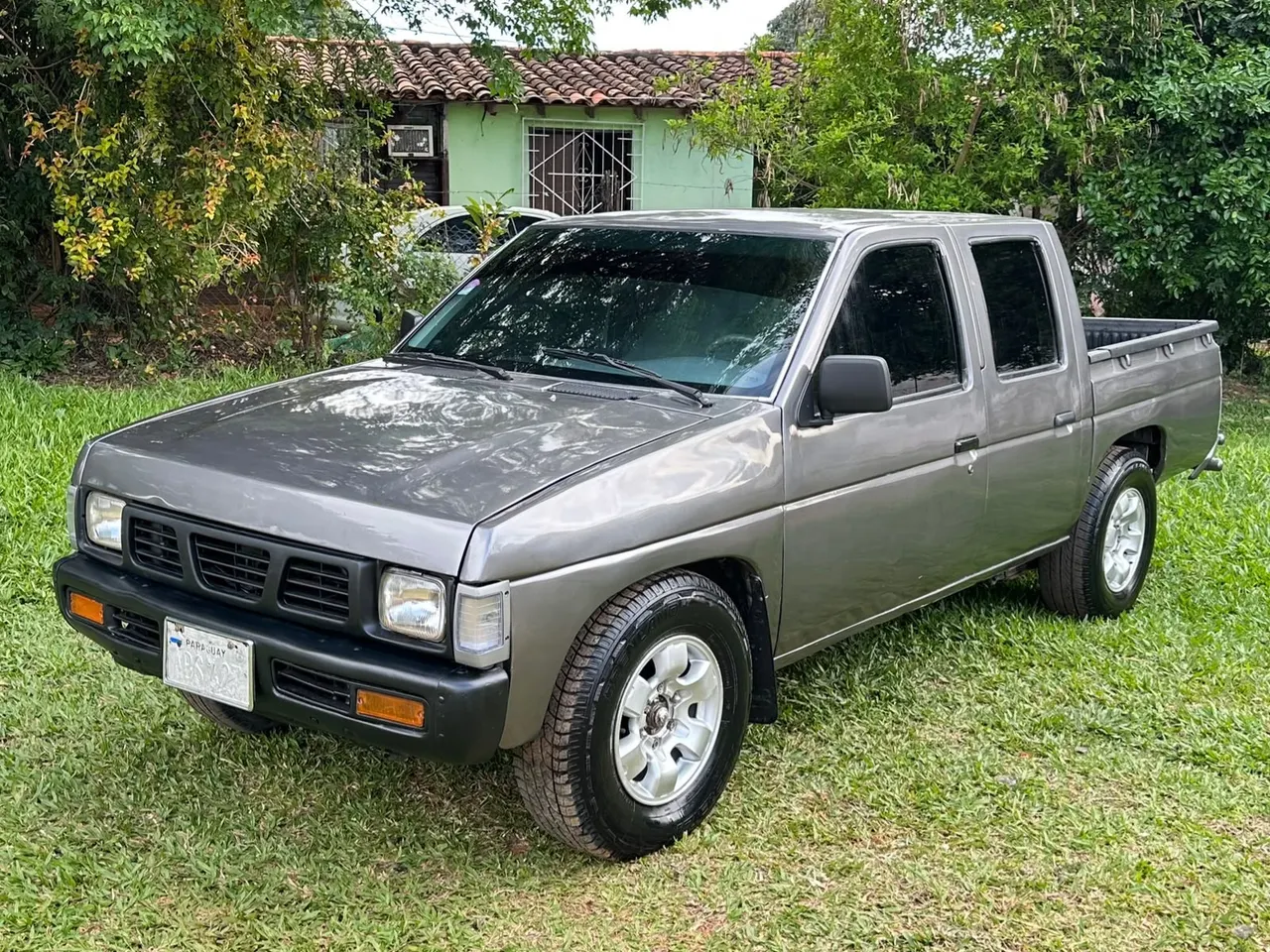 Nissan Frontier 2001 Doble cabina TD27 bomba sencilla