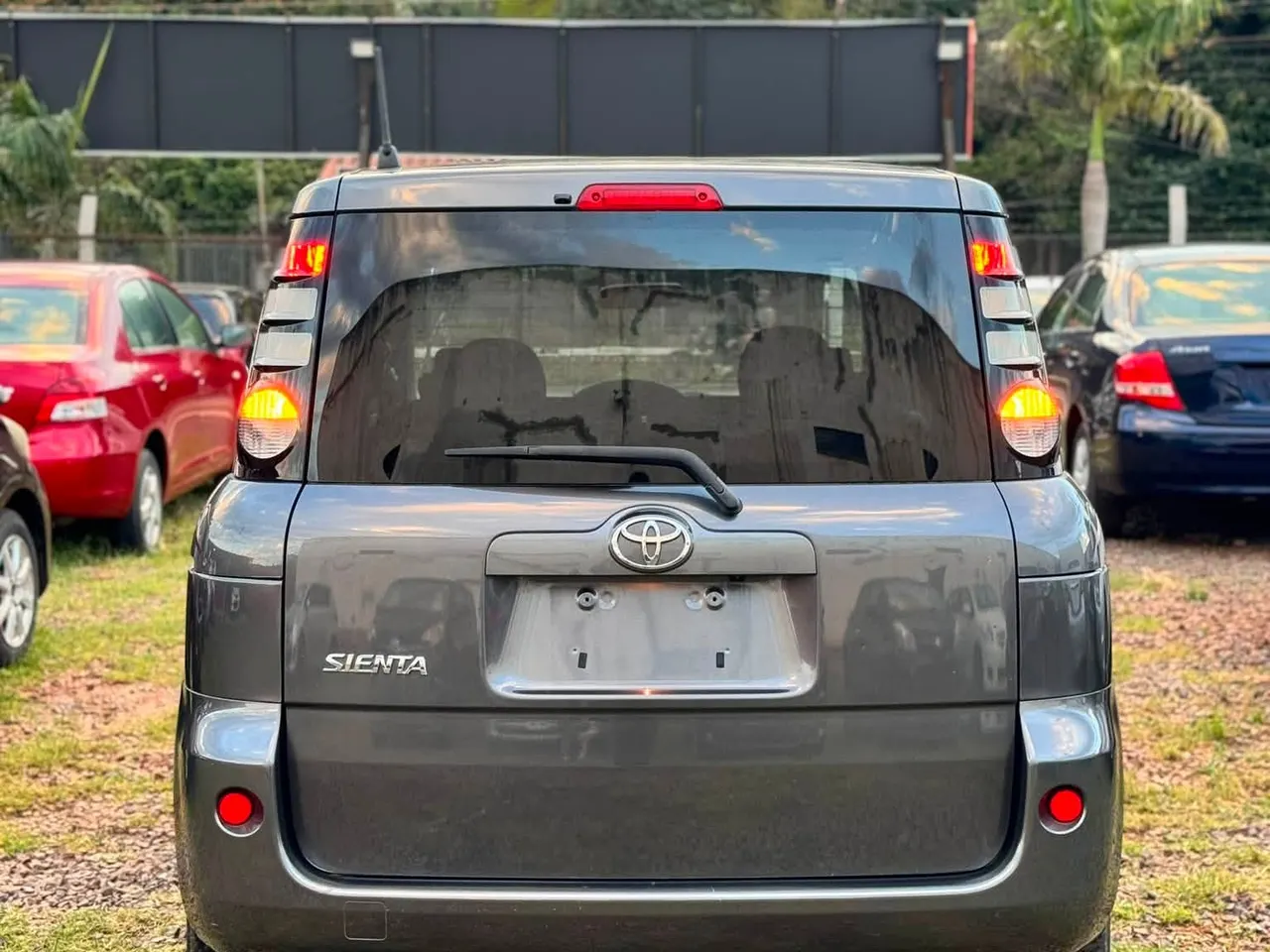 Toyota Sienta 2007