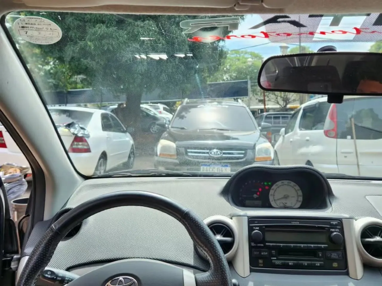 Toyota ist 2002