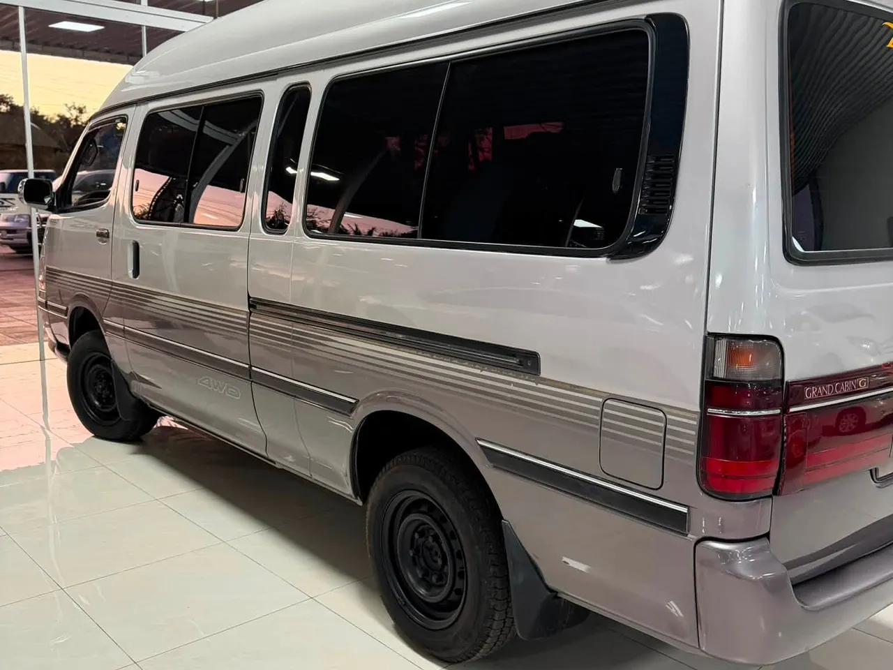 Toyota Hiace 1999 GRAND CABIN