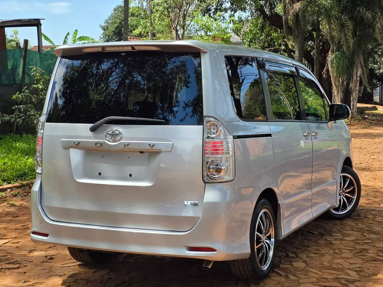 Toyota Voxy 2009
