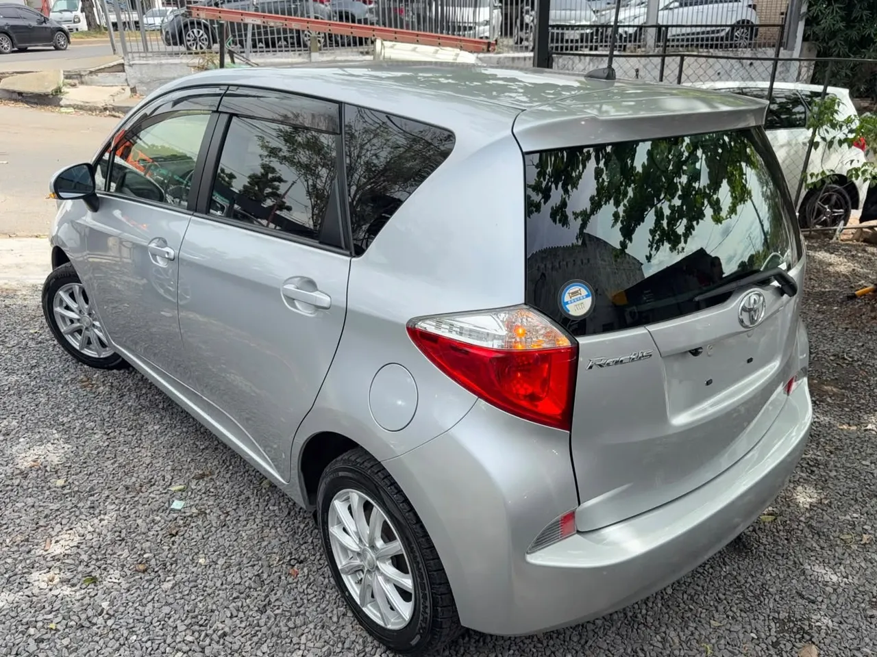 Toyota Ractis 2012