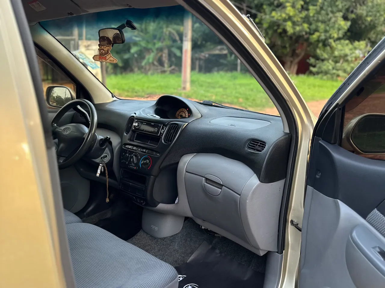 Toyota Funcargo 2002