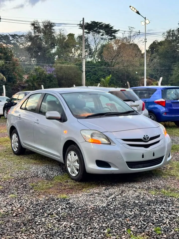 Toyota Belta 2005