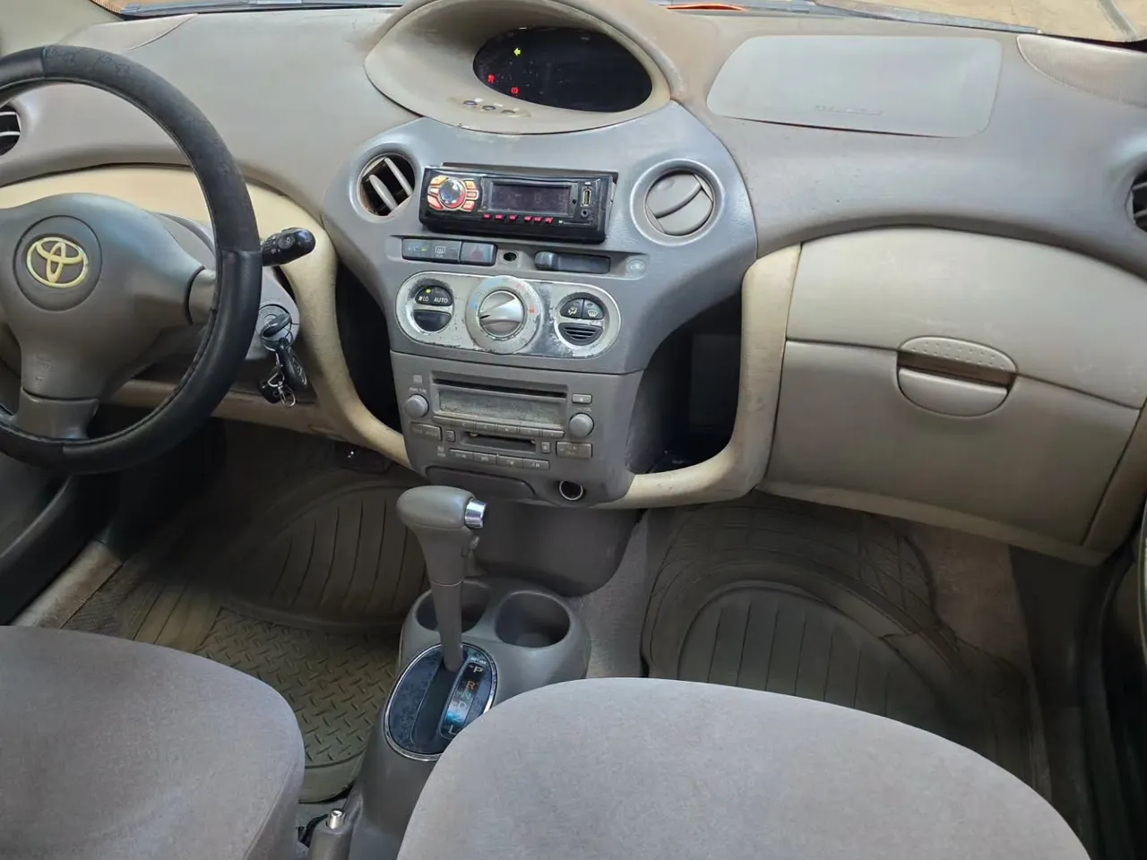 Toyota Platz 2003