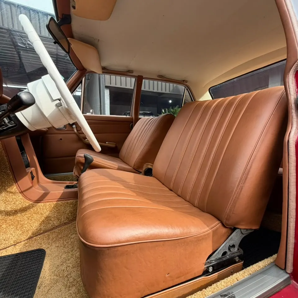 Mercedes-Benz Clase E 1974 240D /8 (W115), probable — confirmar versión exacta