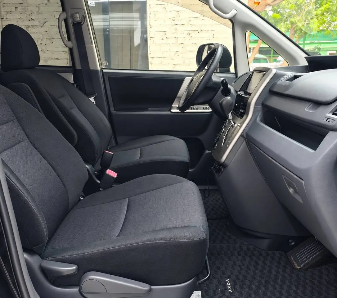Toyota Voxy 2009